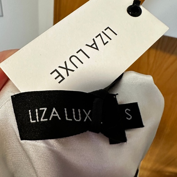 ModCloth Liza Luxe Floral Fit & Flare Dress in Black and Gold. Small. NWT. - Picture 5 of 8